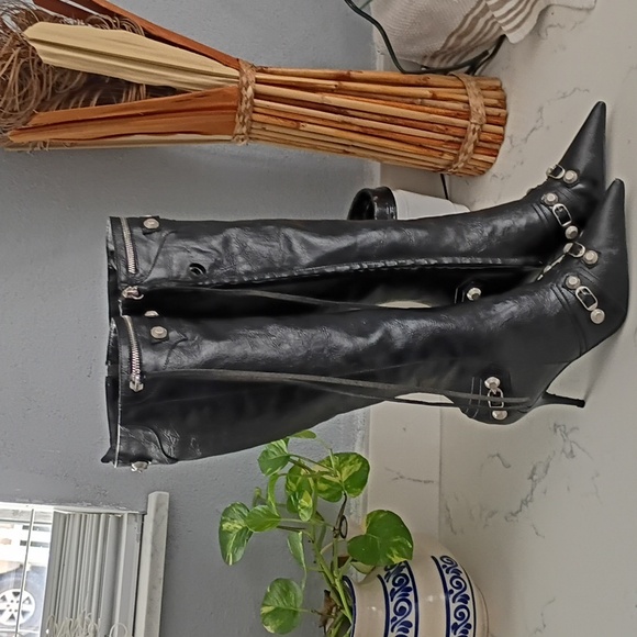 Black Knee-High Women's Boots - Picture 1 of 10